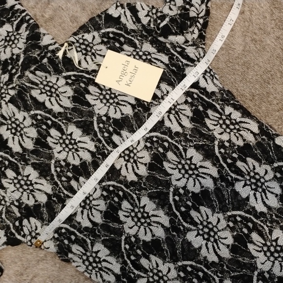 Angela Keslar NWT Exaggerated Sleeve Lace Top - Picture 3 of 8